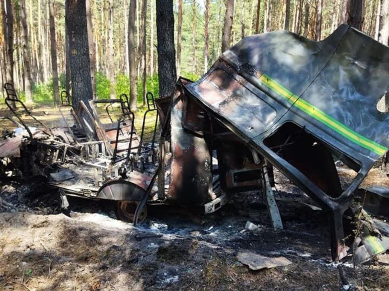Автомобіль, у якому перебували працівники державної лісової охорони, наїхав на міну, розповів голова Житомирської ОВА