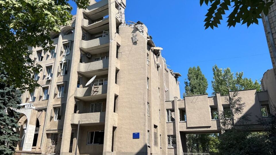 Російські окупанти регулярно обстрілюють Миколаїв та область