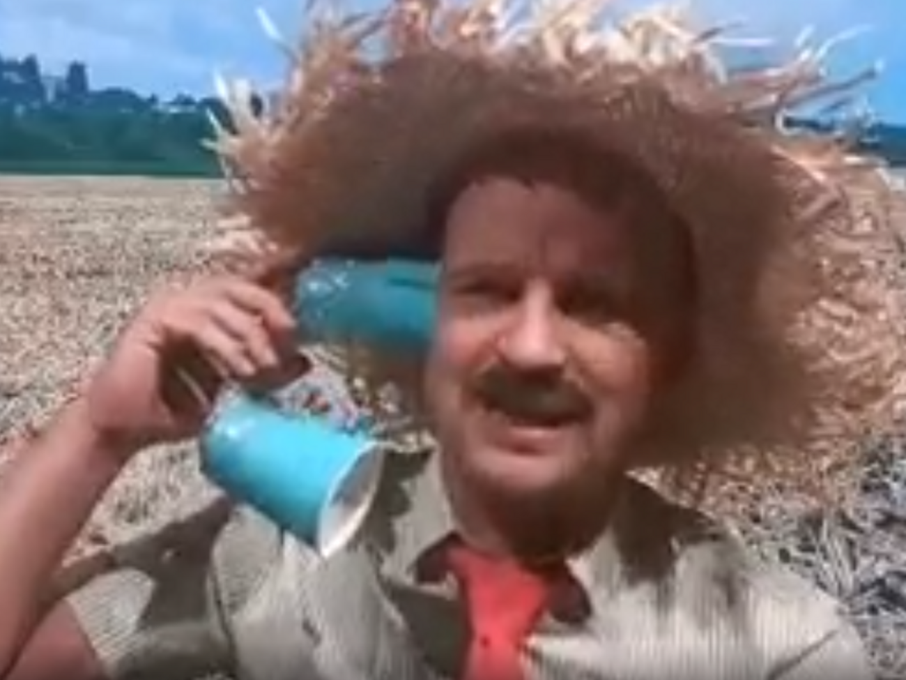 Великий в образе Лукашенко: Я иногда как скажу – как в лужу пукну, поэтому передо мной всегда идут дворники и лужи разгоняют