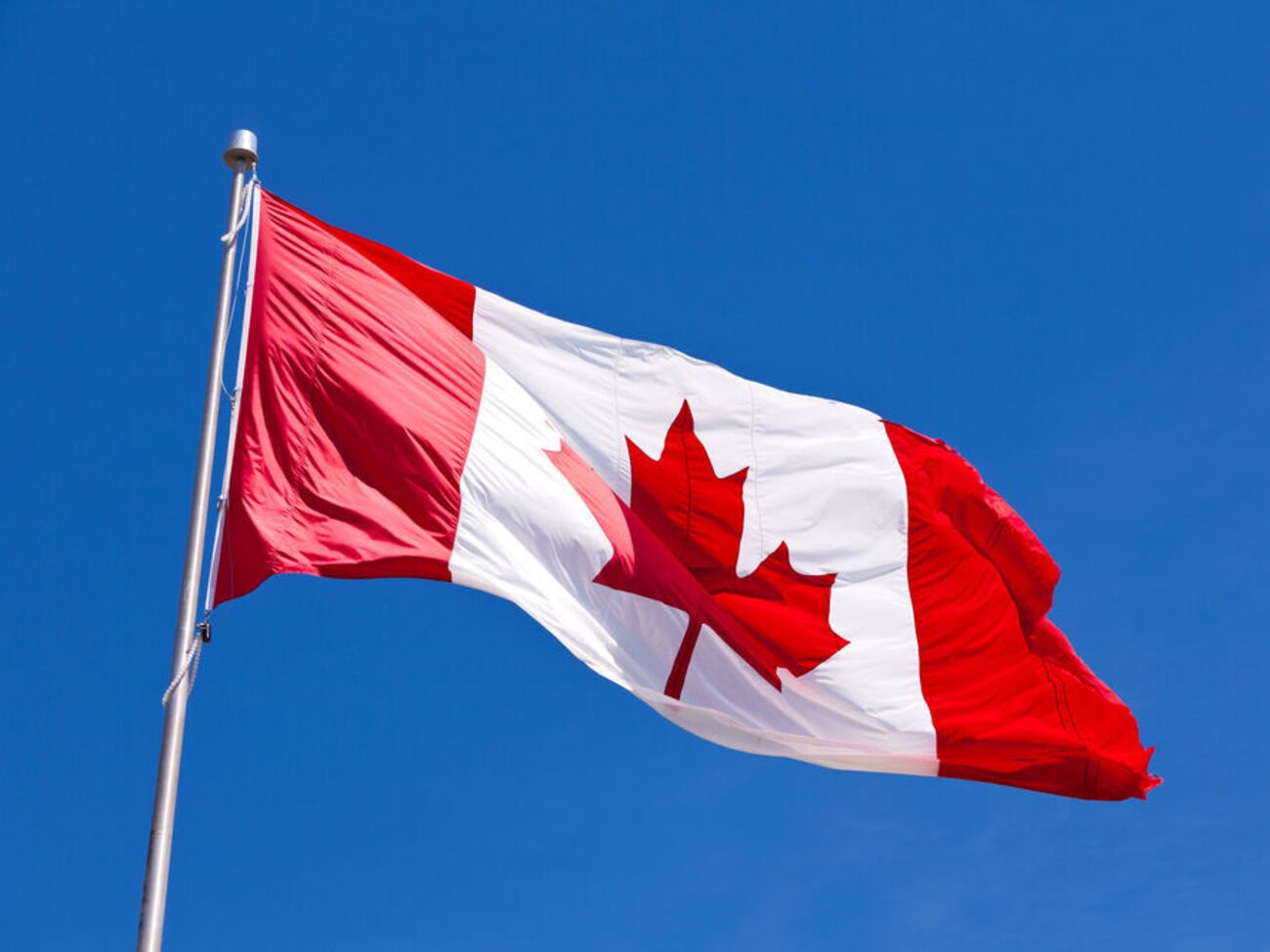 Канадским гражданам и компаниям запрещается предоставлять&nbsp;ряд производственных услуг для РФ