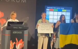 Украинцы протестовали против участия россиян в конгрессе