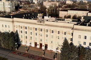 Коллаборанты и россияне рассредоточились по городу, покинув здание Херсонской ОГА