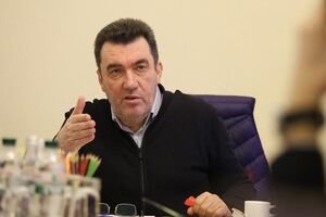 Денежное обеспечение для контрактников в РФ увеличено до $4 тыс., отметил Данилов