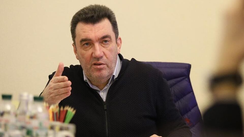 Денежное обеспечение для контрактников в РФ увеличено до $4 тыс., отметил Данилов