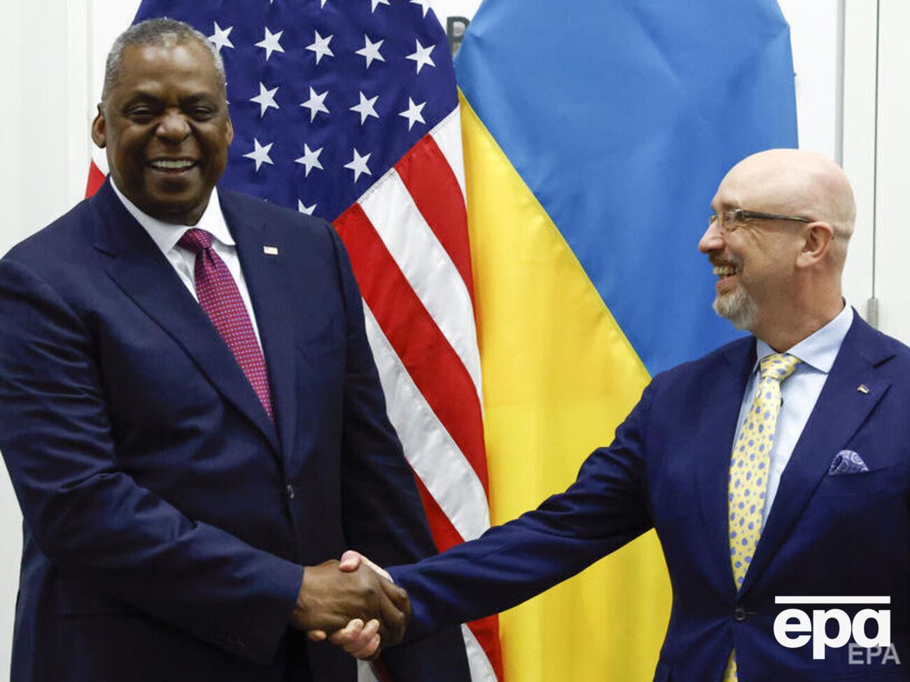 Резніков сказав Остіну, що в ЗСУ "достатньо стратегічних об'єктів на окупованих росіянами українських територіях"