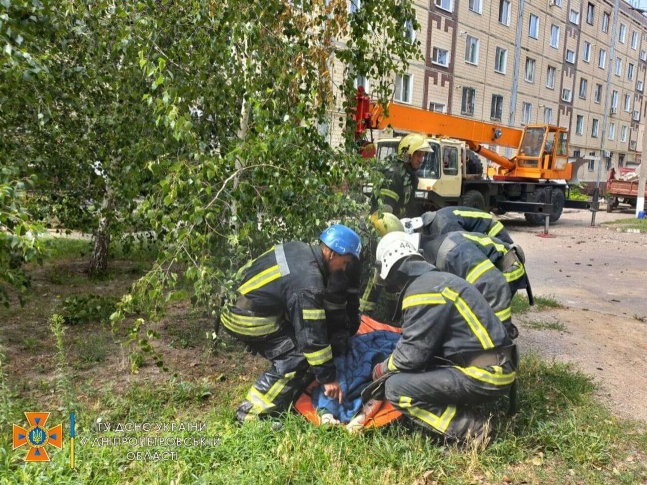 По данным властей, оккупанты выпустили по Никополю 53 ракеты из "Градов"