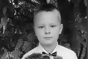 Восьмирічний Кирило був у машині в момент ракетного удару по центру Вінниці