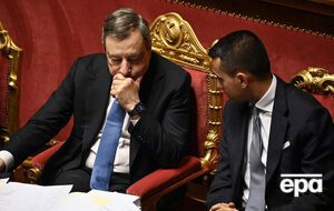 Ді Майо (праворуч) заявив, що найбільшої шкоди уряду Драґі (ліворуч) завдають дії експрем'єра Джузеппе Конте та партії "Рух п'яти зірок"