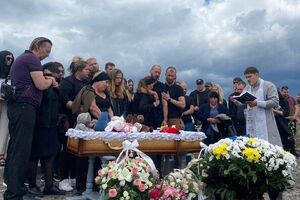 Лізу поховали на міському цвинтарі у Вінниці