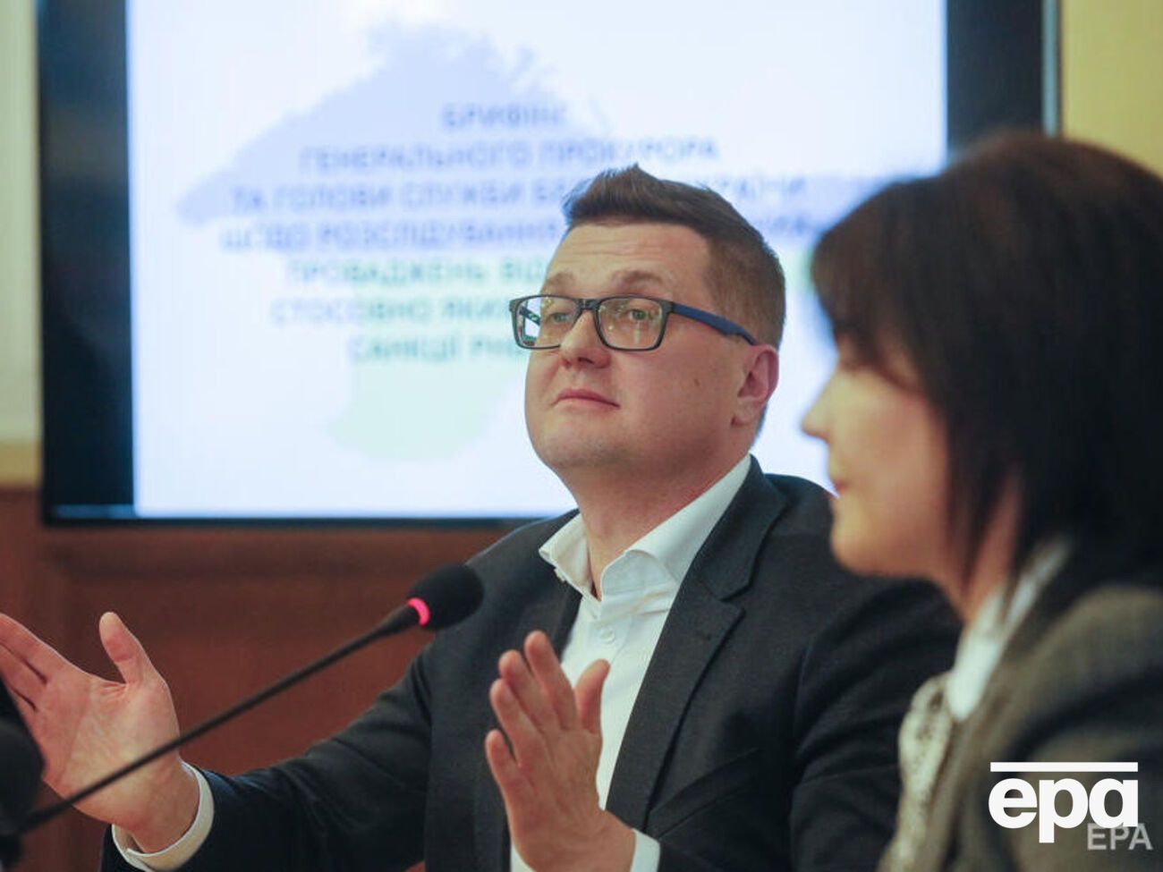 Баканова и Венедиктову пока не будут увольнять, решение о том, подавать ли в Раду соответствующие представления, Зеленский примет по итогам проверок, сказал Смирнов