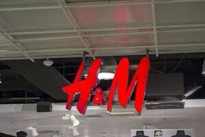 Ще 2 березня H&M Group зупинила всі продажі в Росії