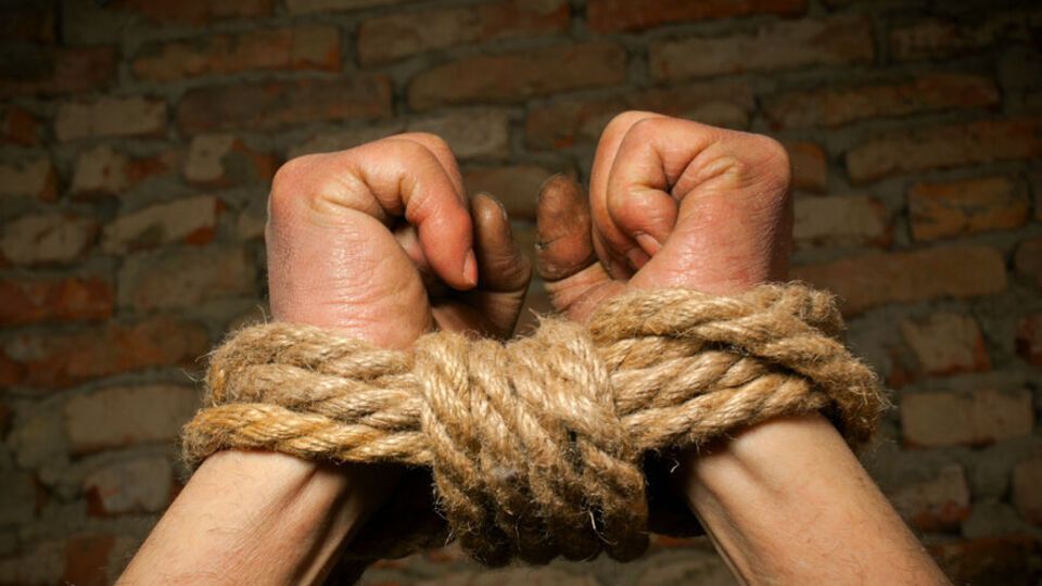 Боевики заставляли пленных признаваться в шпионаже и других вымышленных "преступлениях"