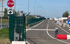 Пункт пропуска "Краковец" дооборудуют, после чего движение легковых автомобилей и автобусов будет восстановлено