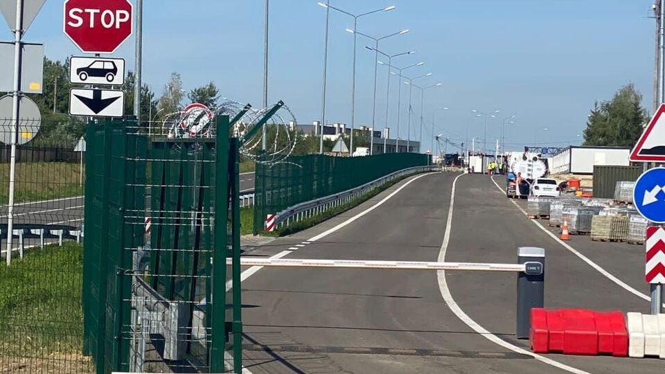 Пункт пропуска "Краковец" дооборудуют, после чего движение легковых автомобилей и автобусов будет восстановлено