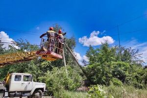 У значну частину будинків світло доводиться повертати мало не щодня