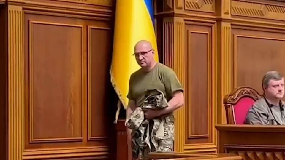 Шевченко зняв військову куртку, цього виявилося замало