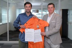 Срна в Амстердамі підписав меморандум про співпрацю з представниками гуманітарного проєкту "Рятуємо життя"