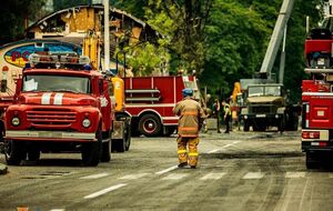 Спасатели более полутора суток тушили пожар на "Южмаше" и разобрали более 325 тонн завалов