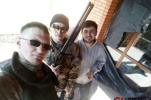 Окупанти зняли самі себе на вкрадений у місцевих жителів телефон