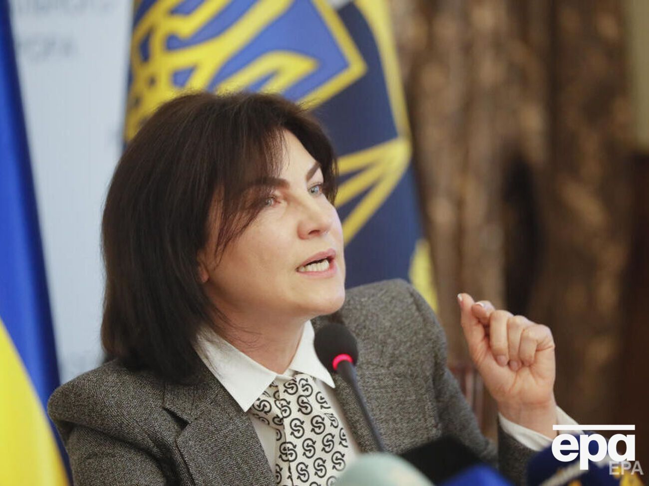 По данным СМИ, Венедиктова со своим отстранением не согласна и считает его нарушением закона