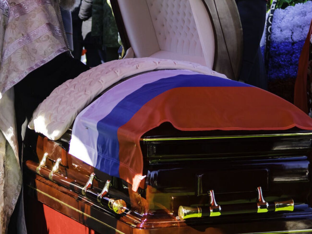 Батьки загиблого військовослужбовця РФ купили на виплату за його смерть автомобіль