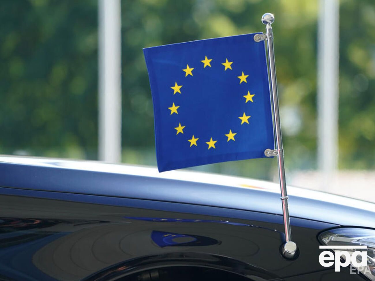 Евросоюз не намерен прекращать вводить санкции против России, заявляют его представители