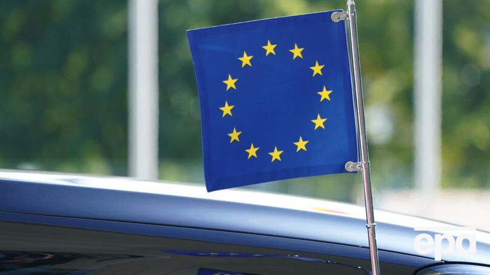Євросоюз не має наміру припиняти вводити санкції проти Росії, заявляють його представники