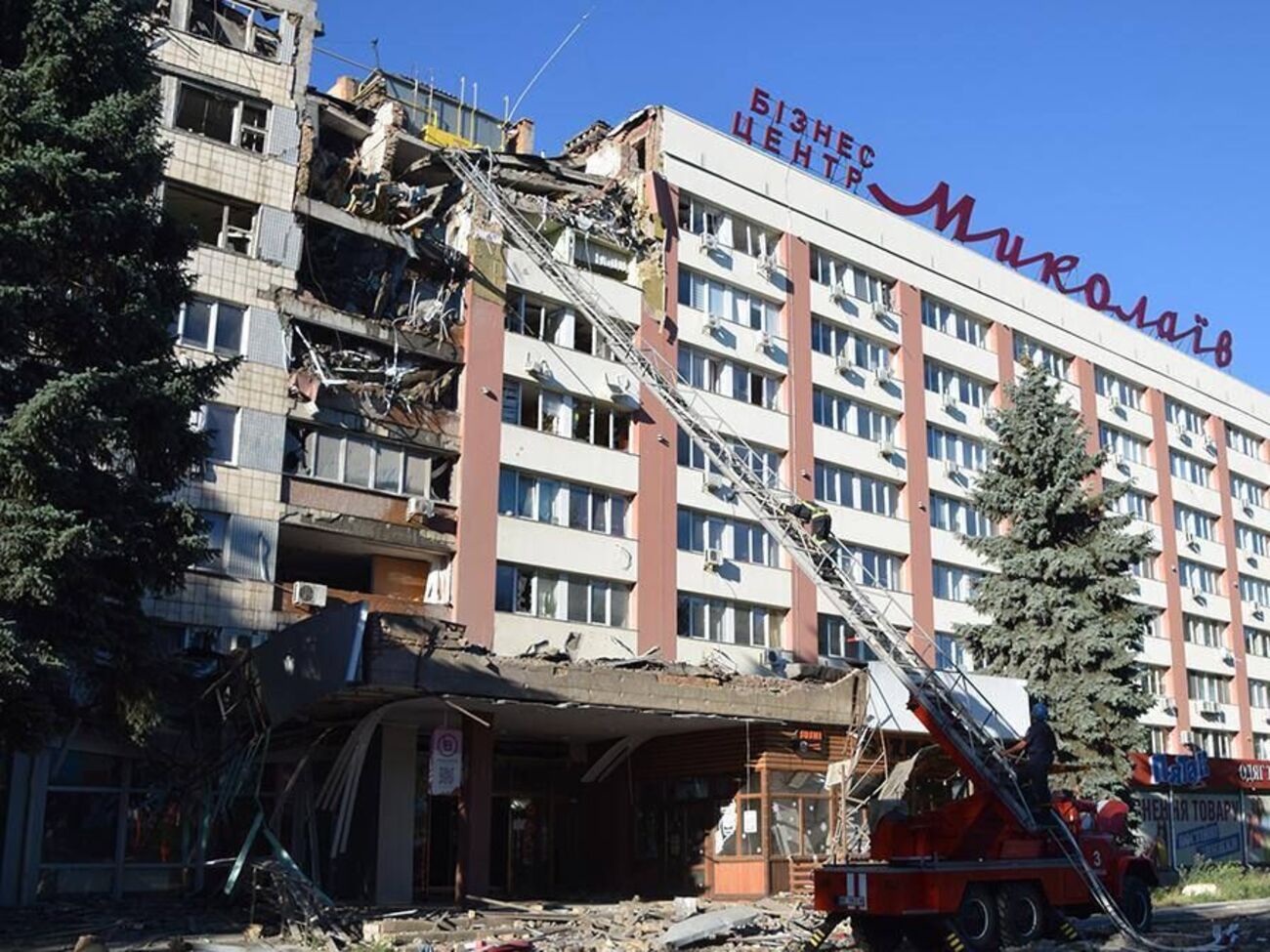 По оценке Мининфраструктуры на 19 апреля, в результате полномасштабного вторжения РФ в Украине было повреждено или разрушено до 30% инфраструктуры