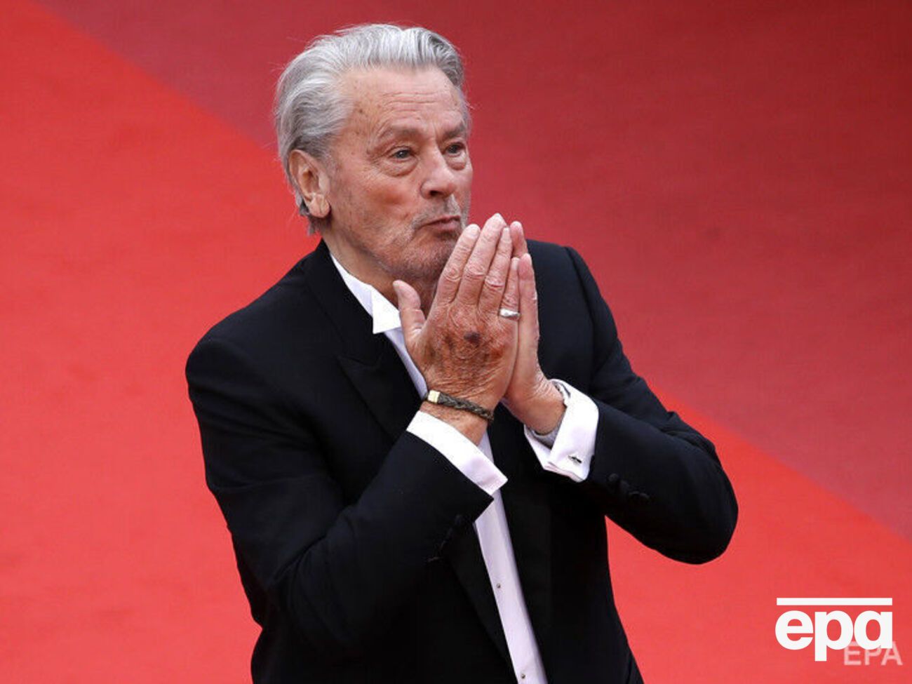 Делон виступив на підтримку України