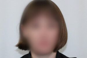 Бывшей полицейской объявили о подозрении заочно