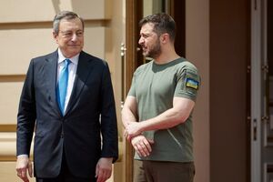 Зеленський (праворуч) наголосив на вагомому особистому внеску Драґі у наданні Україні статусу країни – кандидата на вступ до ЄС