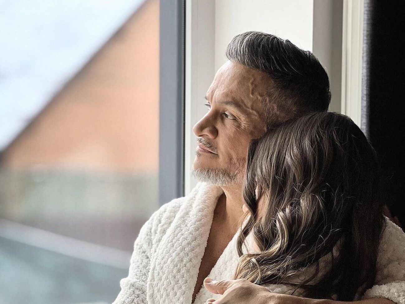 Хіменес-Браво вперше розповів про свою нову кохану у лютому 2022 року