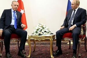 Путін (праворуч) подякував Ердогану за посередницькі зусилля Туреччини щодо розблокування експорту зерна з морських портів України