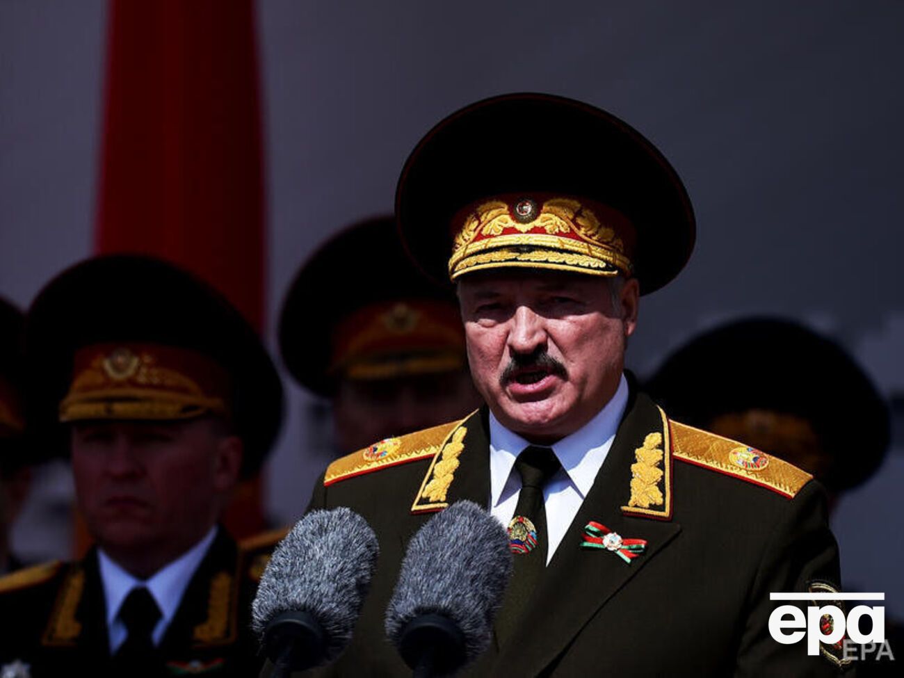 Белорусские военные напомнили Лукашенко, что вступление в войну на стороне РФ для Беларуси "будет настоящим самоубийством"