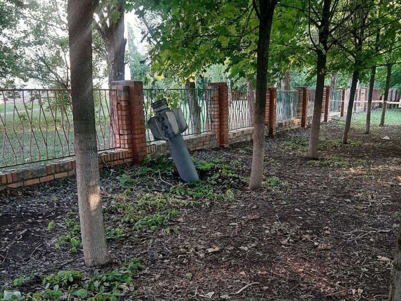 Гончаренко опубликовал фото неразорвавшихся снарядов от РСЗО "Смерч"