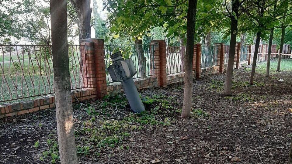 Гончаренко опубликовал фото неразорвавшихся снарядов от РСЗО "Смерч"