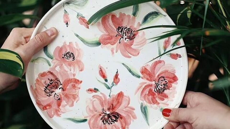 Українські майстри використовують для своїх виробів ручний розпис