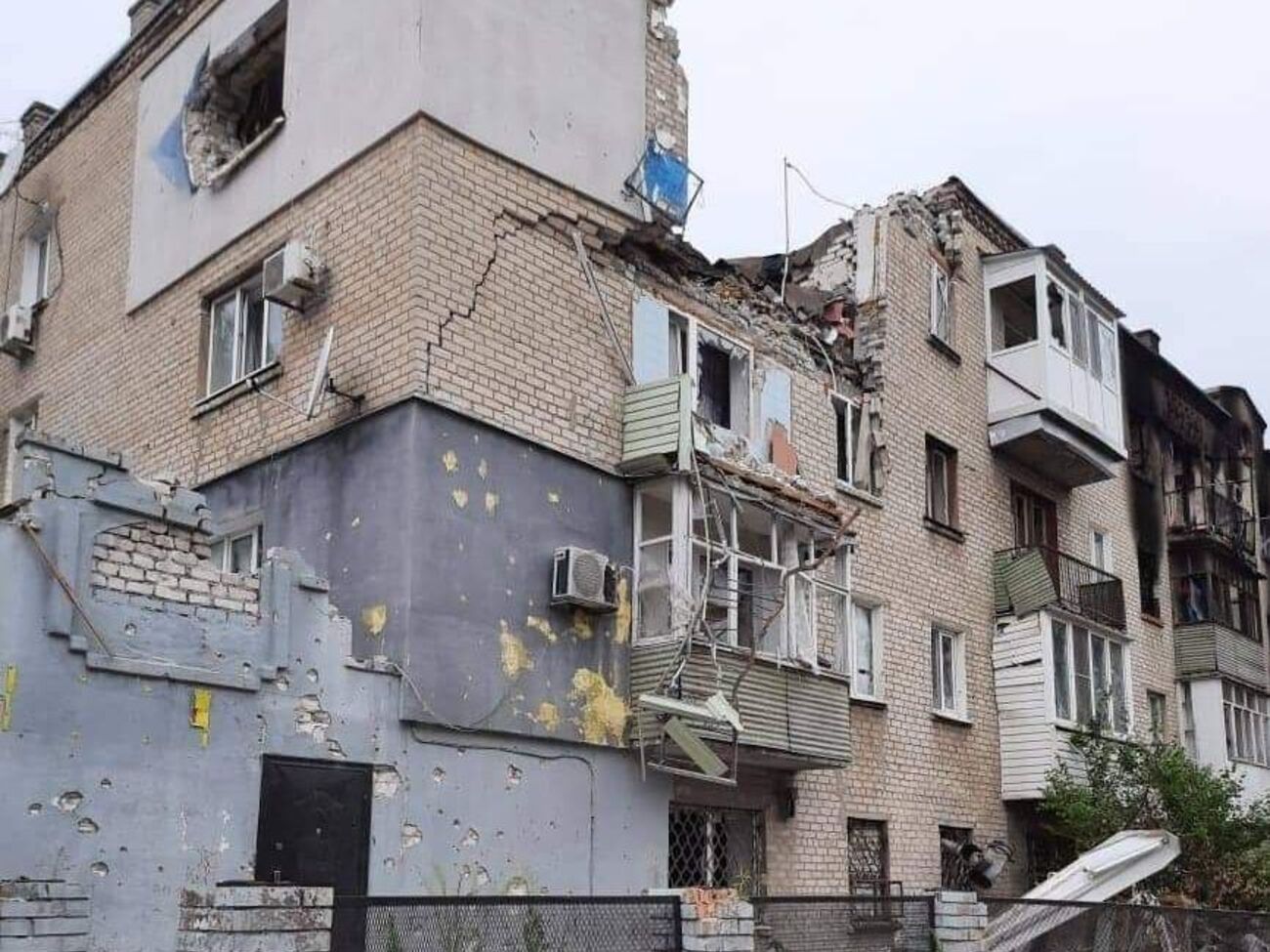 Минулої ночі російські загарбники потужно обстріляли Білогорівку з "Градів"