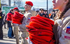 У Росії із 2016 року діє рух "Юнармія", куди зараховують підлітків із восьми років