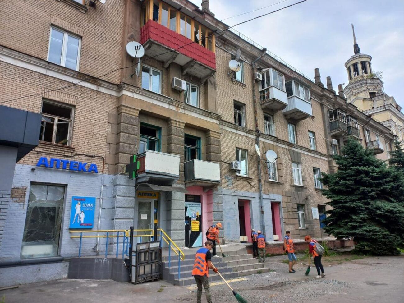 Люди через обстріли окупантами Нікополя масово покидають місто, зазначають ЗМІ