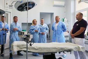 Hryhoriy Kozlovskyy donates hospital equipment in Lviv