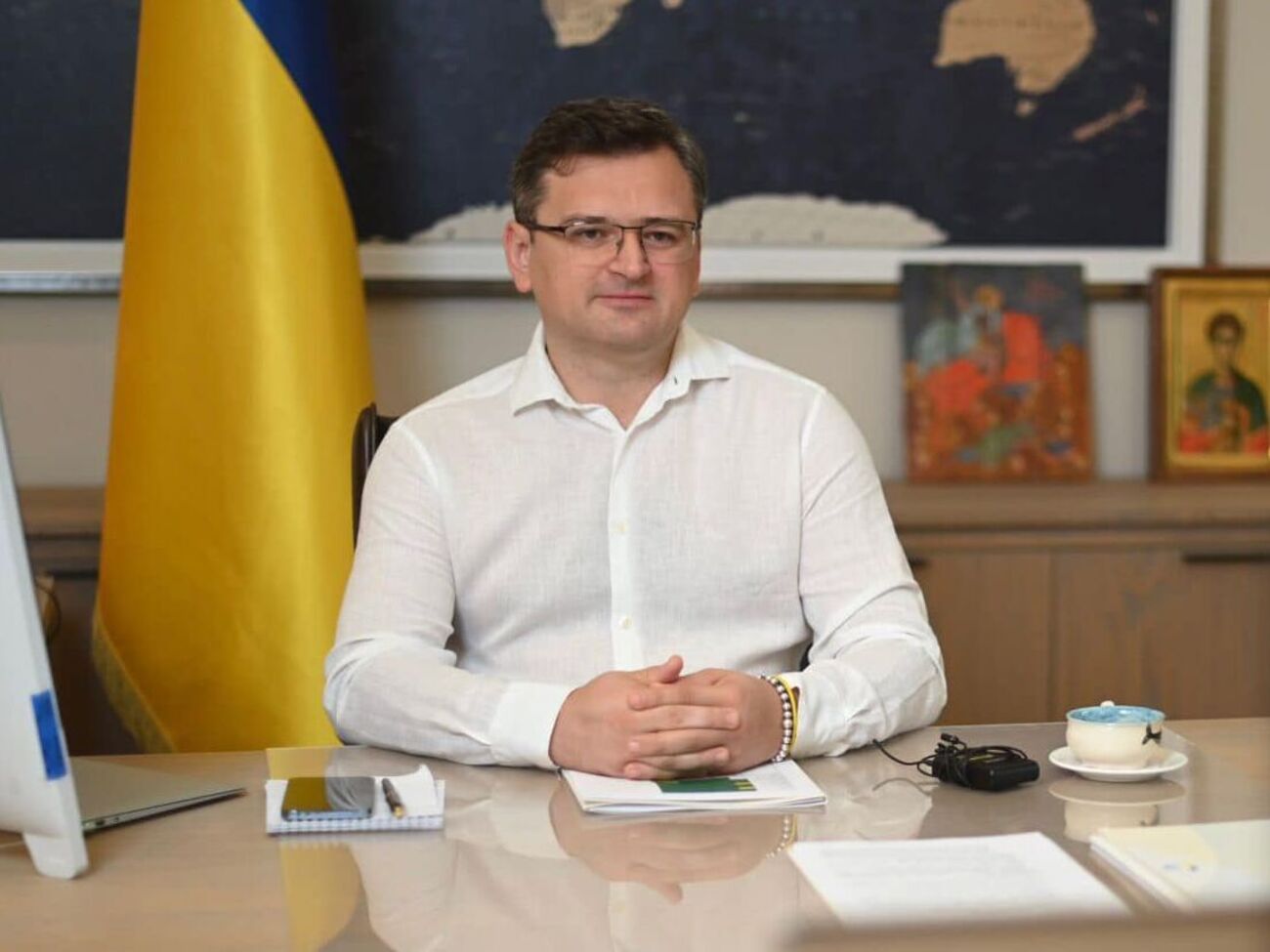 Багато запитань про жовте і блакитне взуття перших леді України та США. У міждержавних відносинах одна деталь одягу каже більше, ніж усі заяви