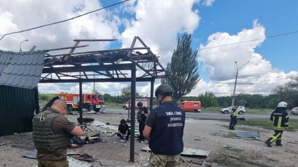 Терехов отметил, что оккупанты снова обстреляли остановку общественного транспорта