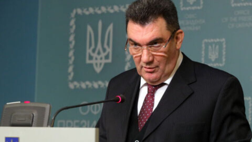 Алексей Данилов: Хочу обратить ваше внимание на то, кто уезжал из страны после 24 февраля, а кто нет