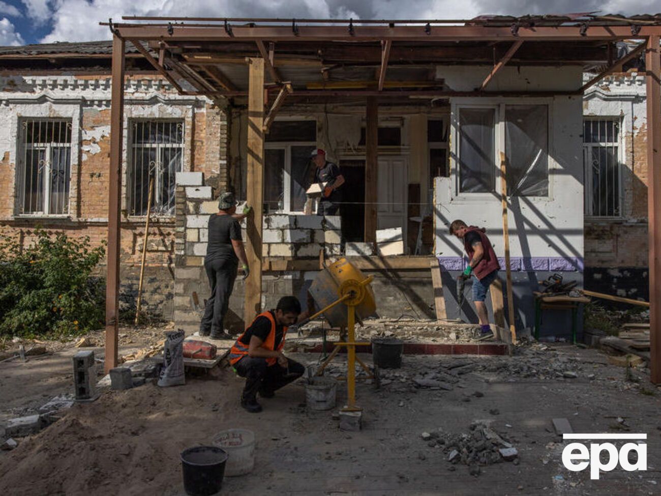 ГСЧС призвала местные власти ускорить темпы подготовки школ к началу учебного года