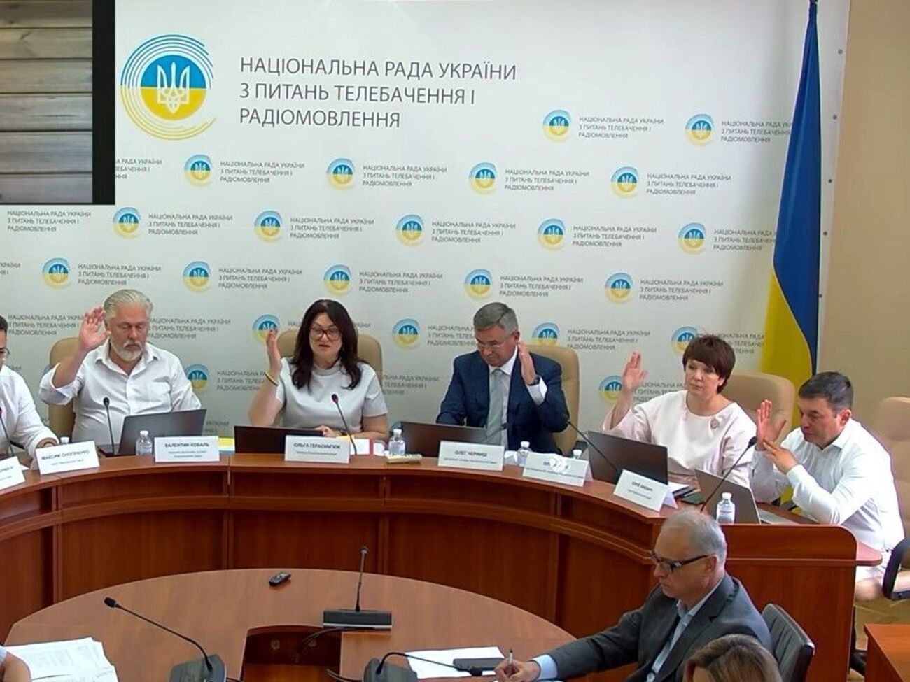 Регулятор отметил, что лицензиаты сами попросили ликвидировать их лицензии