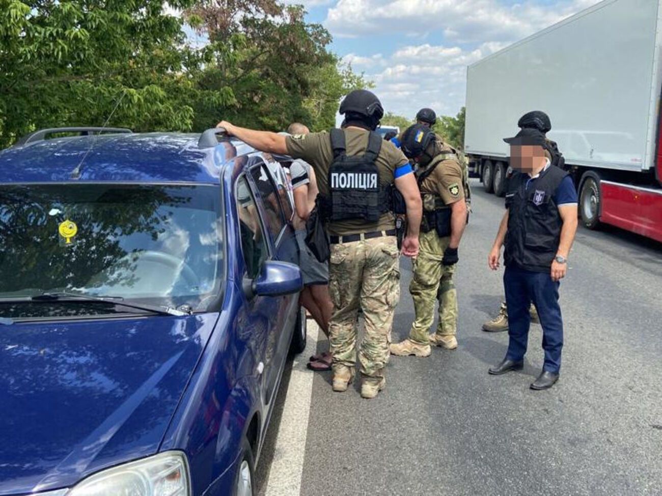 Правоохранители задержали одного из участников схемы при передаче денег