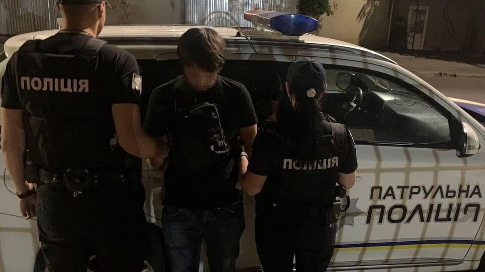 Патрульні затримали на Закарпатті шпигуна-волонтера