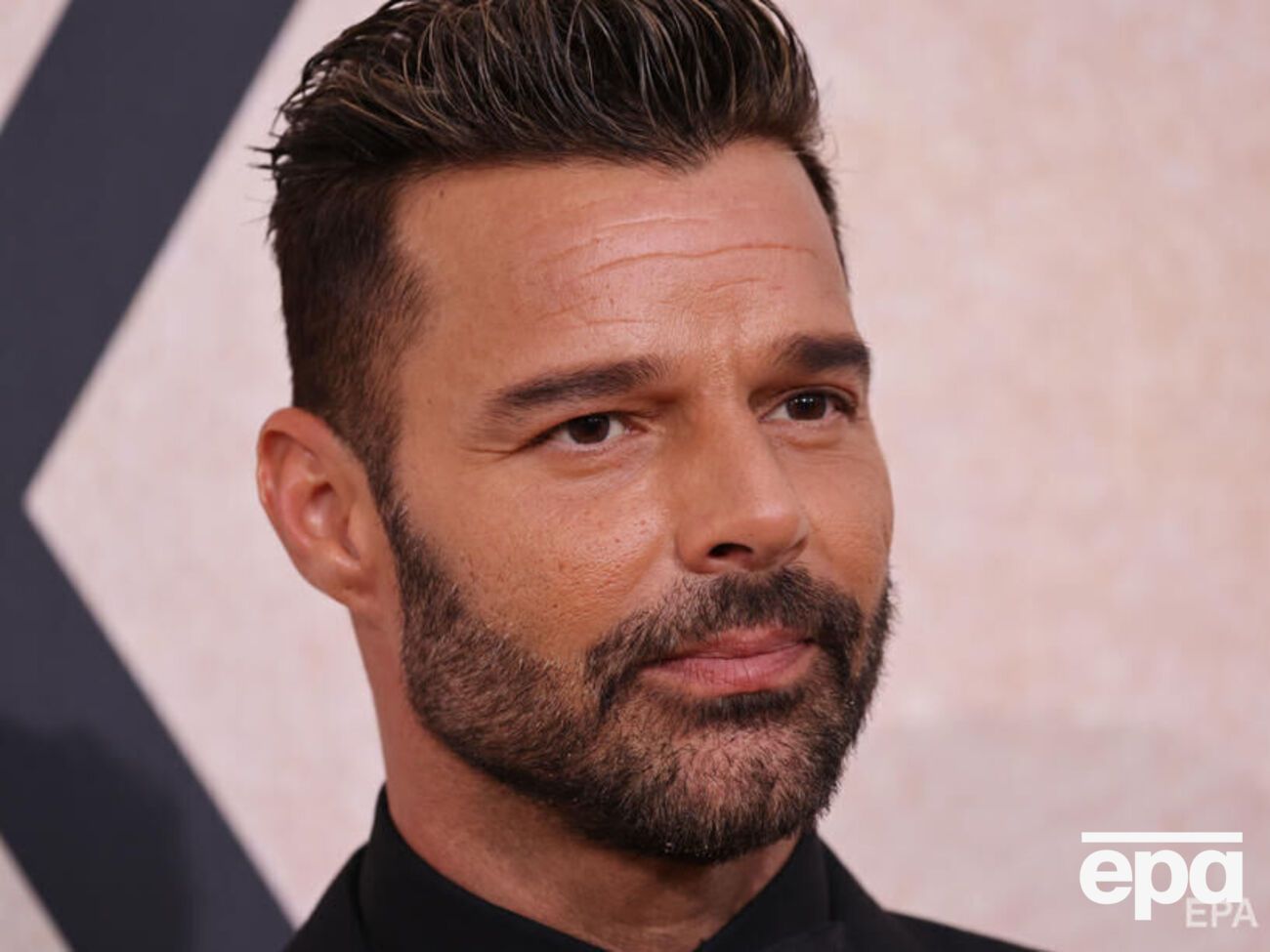 Мартін разом зі шведсько-сирійським художником Йосефом виховує трьох дітей