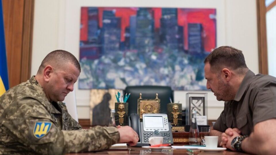 Залужный и Ермак поблагодарили собеседников за поддержку Украины